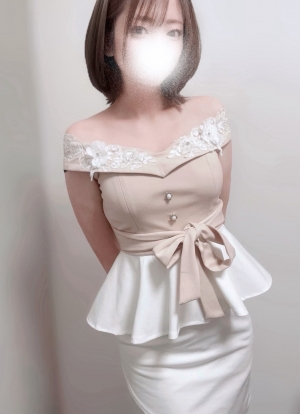 梅田 メンズエステ【マダムと紳士】の深田かすみさん