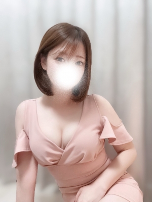 梅田 メンズエステ【マダムと紳士】の深田かすみさん2