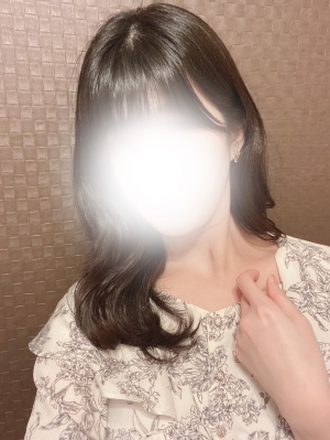 梅田 メンズエステ【マダムと紳士】の河村れいなさん